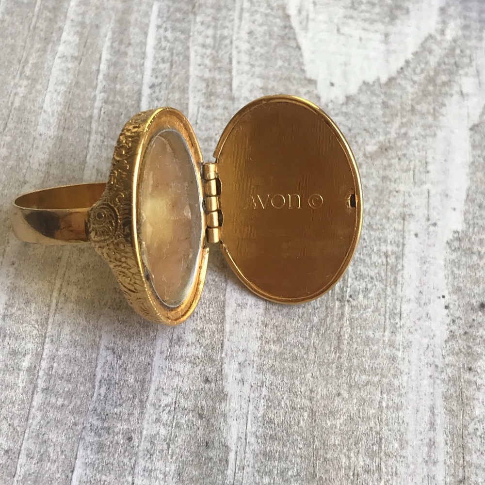 Vintage Avon Locket Ring Gold Green Boho Statement Ring 70s - Picture 15 of 15